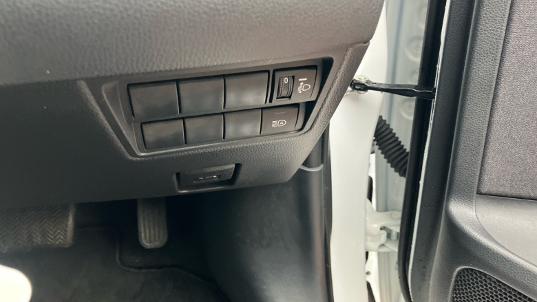 Toyota Yaris 1.5 Hybrid Design 5dr CVT Hybrid Hatchback